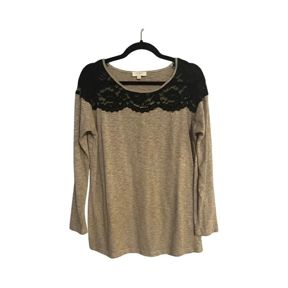 Umgee Woman’s long sleeve top with black lace size‎ M - Picture 1 of 3
